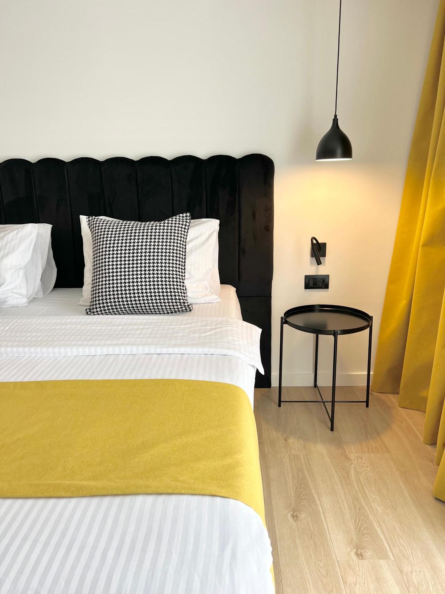 Krystal Boutique Mansion Hotel Hunedoara Exterior photo