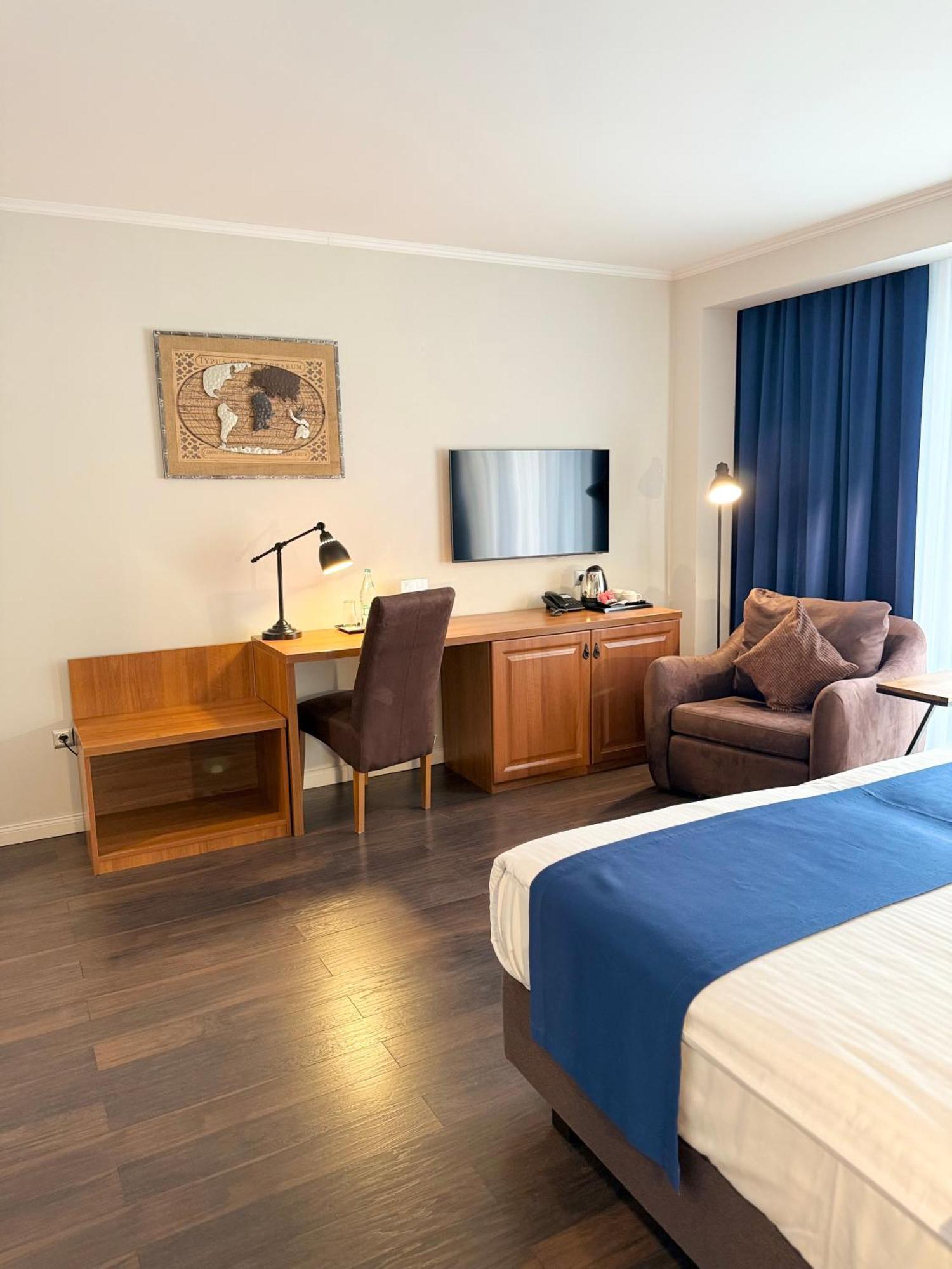 Krystal Boutique Mansion Hotel Hunedoara Exterior photo